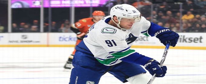 Kraken reacquire Daniel Sprong in trade with Canucks