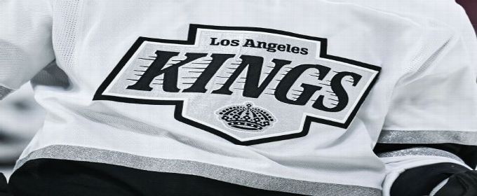 Kings' Corey Perry has knee surgery, out 6-8 weeks