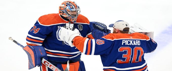 Oilers' Knoblauch declines to name goalie for pivotal Game 6