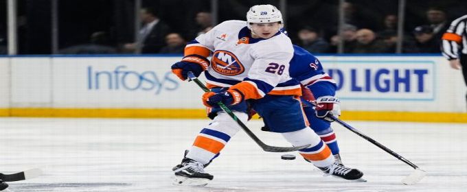 Islanders D Alexander Romanov out 6-8 months with torn ACL