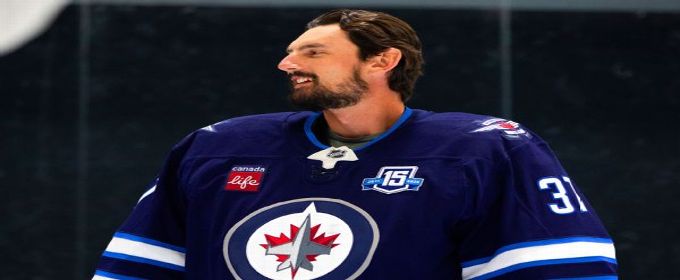 Jets star goalie Connor Hellebuyck confirms trade request