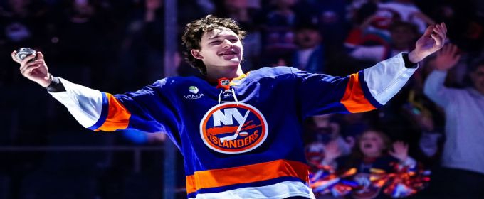 Islanders' Matthew Schaefer leads Calder Trophy finalists