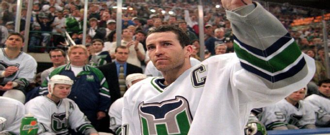 Dineen, NHL player-turned-coach, reveals he has pancreatic cancer