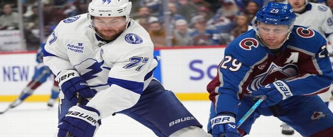 Which NHL teams have the longest postseason streaks?