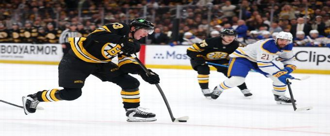 Bruins sign forward Fraser Minten to 7-year, $50.4M deal
