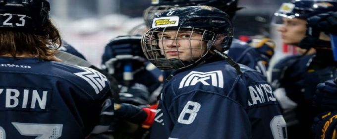 Blackhawks getting top prospect Roman Kantserov from KHL