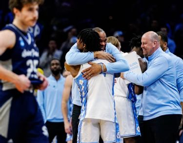 North Carolina Tar Heels will wear black basketball uniforms in