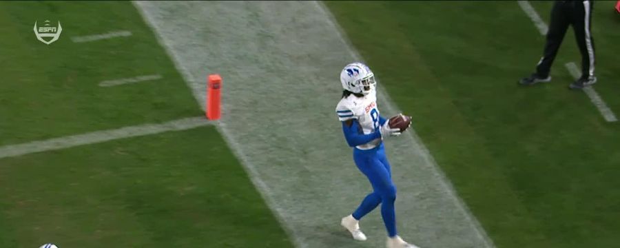 Kevin Jennings connects for 7-yard TD pass