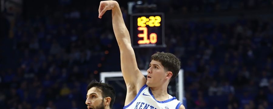 Three-point attack leads Kentucky past Stonehill
