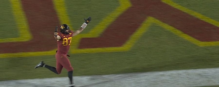 Rocco Becht hits Easton Dean in stride for a 66-yard Iowa St. TD