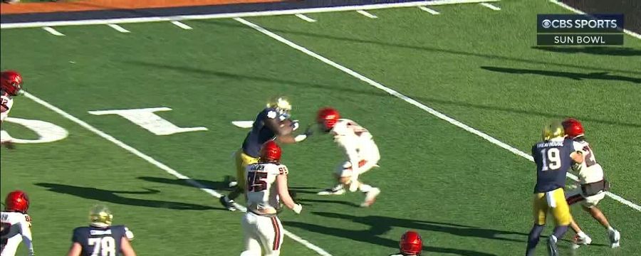 Steve Angeli connects with Jeremiyah Love for ND's 3rd passing TD
