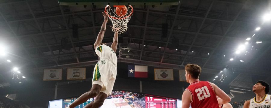 Yves Missi throws down alley-oop slam for Baylor