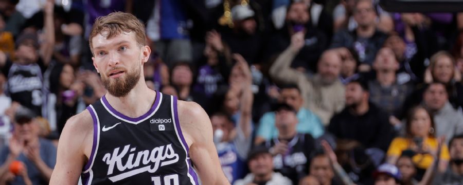 Sabonis improves to 10-0 vs. AD; Kings beat Lakers