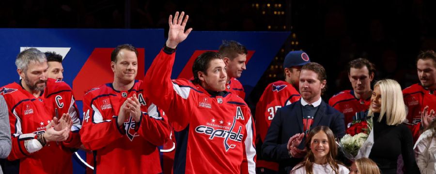 T.J. Oshie honored for playing in 1,000th NHL game
