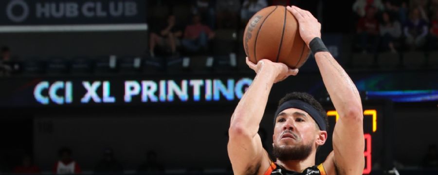 Devin Booker's 52-point performance pushes the Suns past the Pels