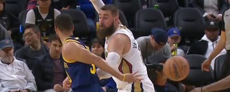 Steph dazzles with behind-the-back dime