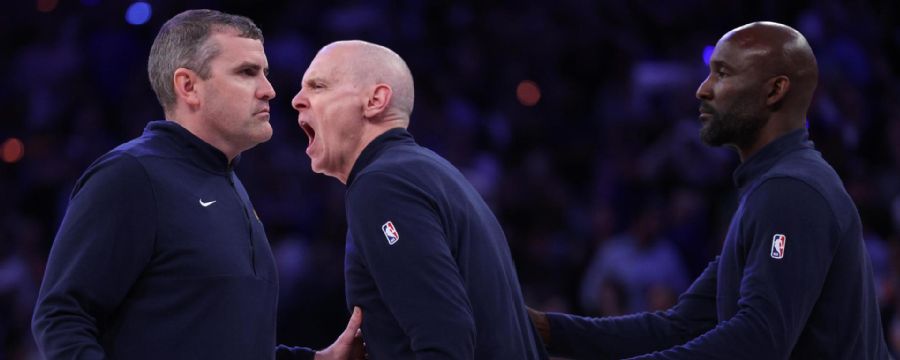 Rick Carlisle gets ejected for clapping in ref's face