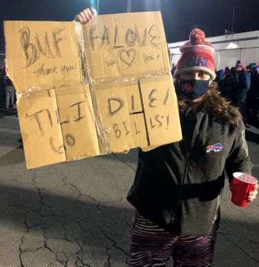 In Buffalo, Bills Mafia tries (and fails) to keep it together as 2021 title  dreams seem weirdly within reach - ESPN