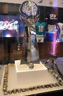 Rams only place one Lombardi Trophy on Super Bowl ring, ignoring win in St.  Louis