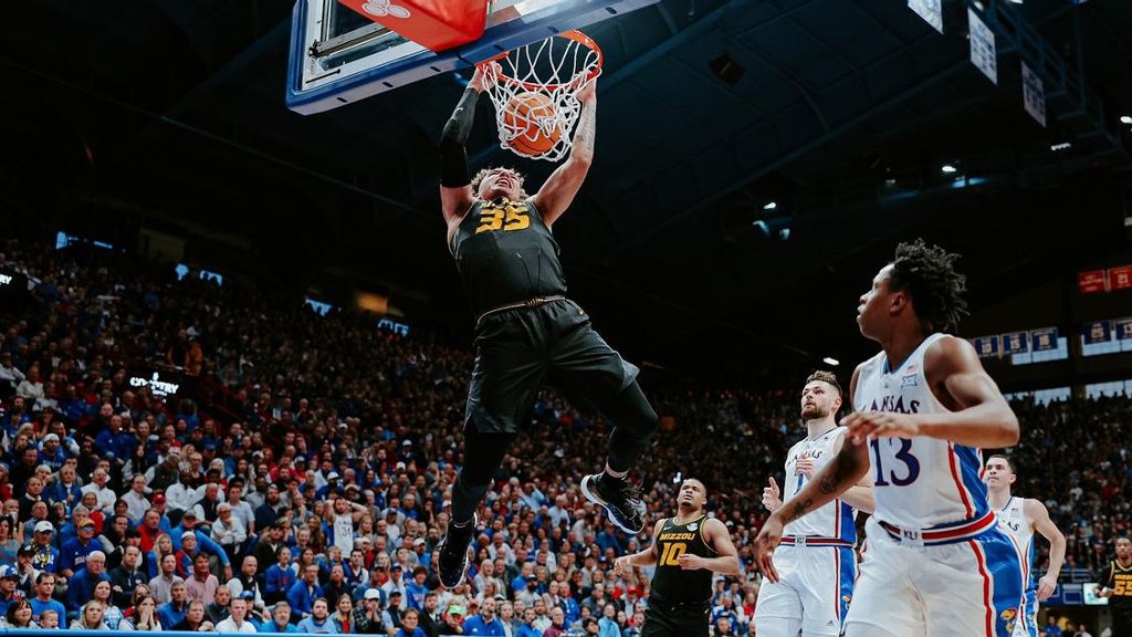 Mizzou battles valiantly before falling at No. 2 Kansas