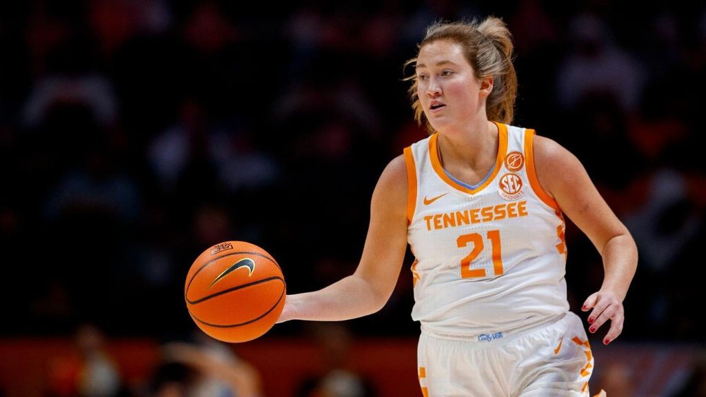 Darby's career-best scoring helps UT roll past Liberty