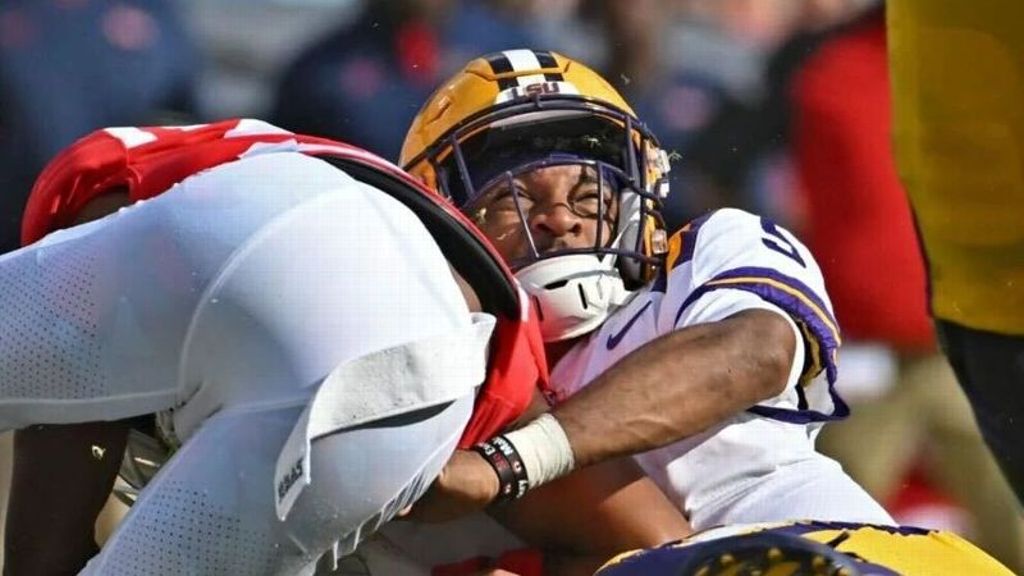 LSU's Kelly: Instant replay is 'ruining the game' : r/CFB