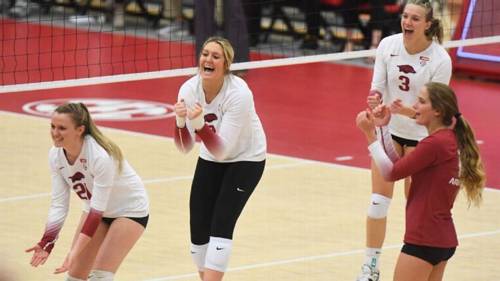 Razorbacks register Senior Day sweep over Alabama