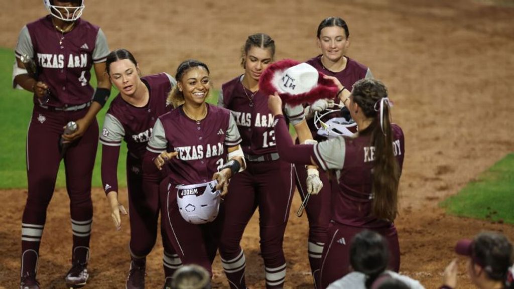 Aggies power past Louisiana Tech with late surge