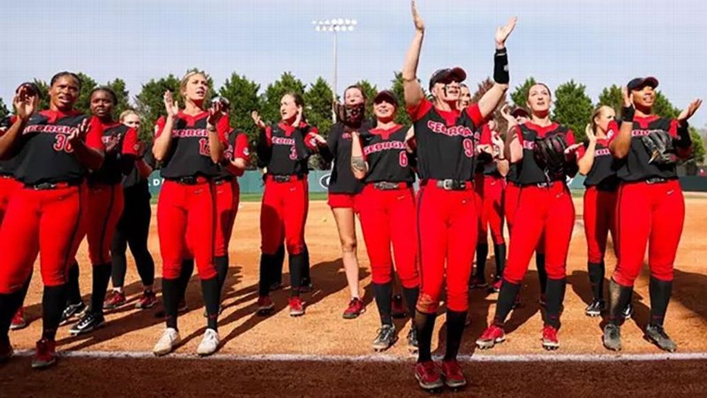 No. 11 Georgia completes series sweep of South Carolina