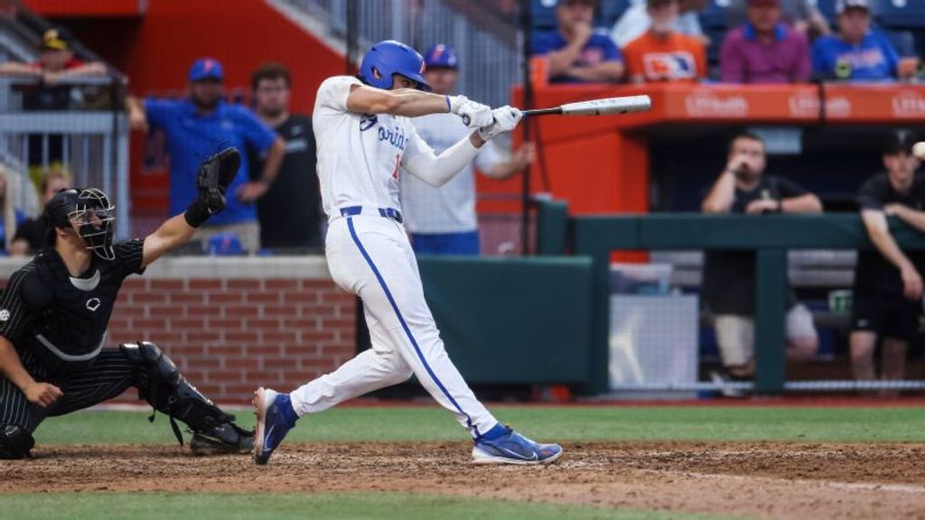 Jac Caglianone's legend grows as Gators ready for College World Series