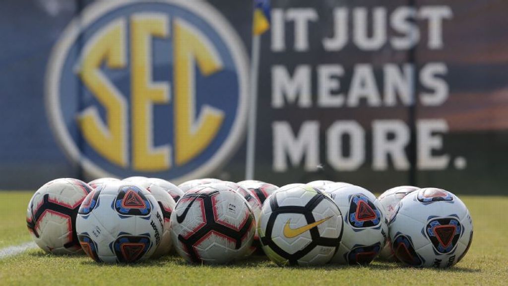 Lauren Geczik shares life inside the NCAA soccer tournament bubble