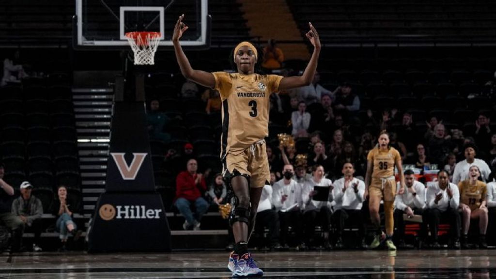 Cambridge collects double-double, Vandy beats Lipscomb