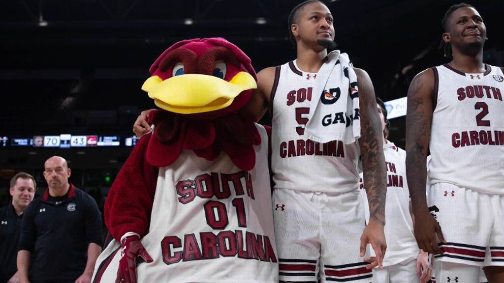 Cooper guides South Carolina to victory over Elon