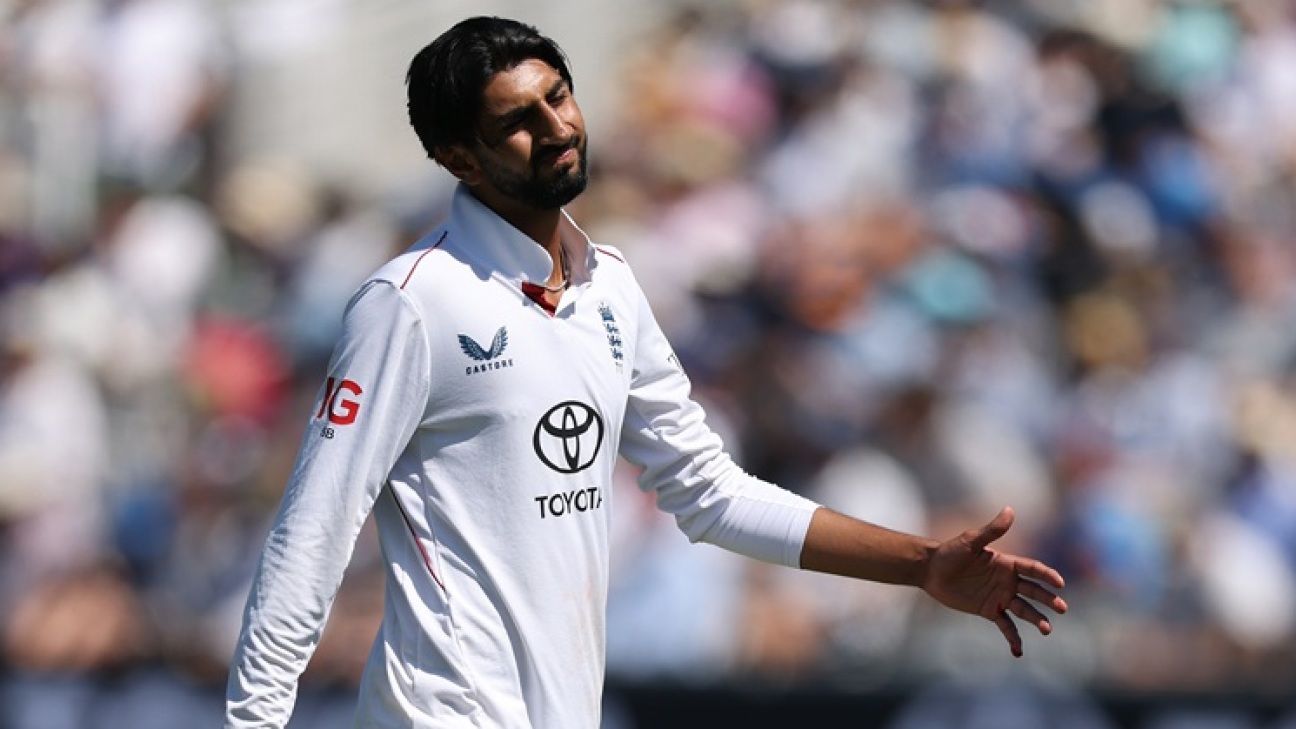 England Assess Bashir Fitness After Lord's Finger Injury