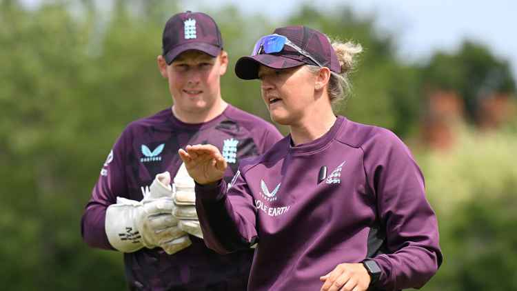 ‘मैं सिर्फ कोच हूं’ – क्रिकेट की अगली पीढ़ी के पुरुषों और महिलाओं के निर्माण पर सारा टेलर