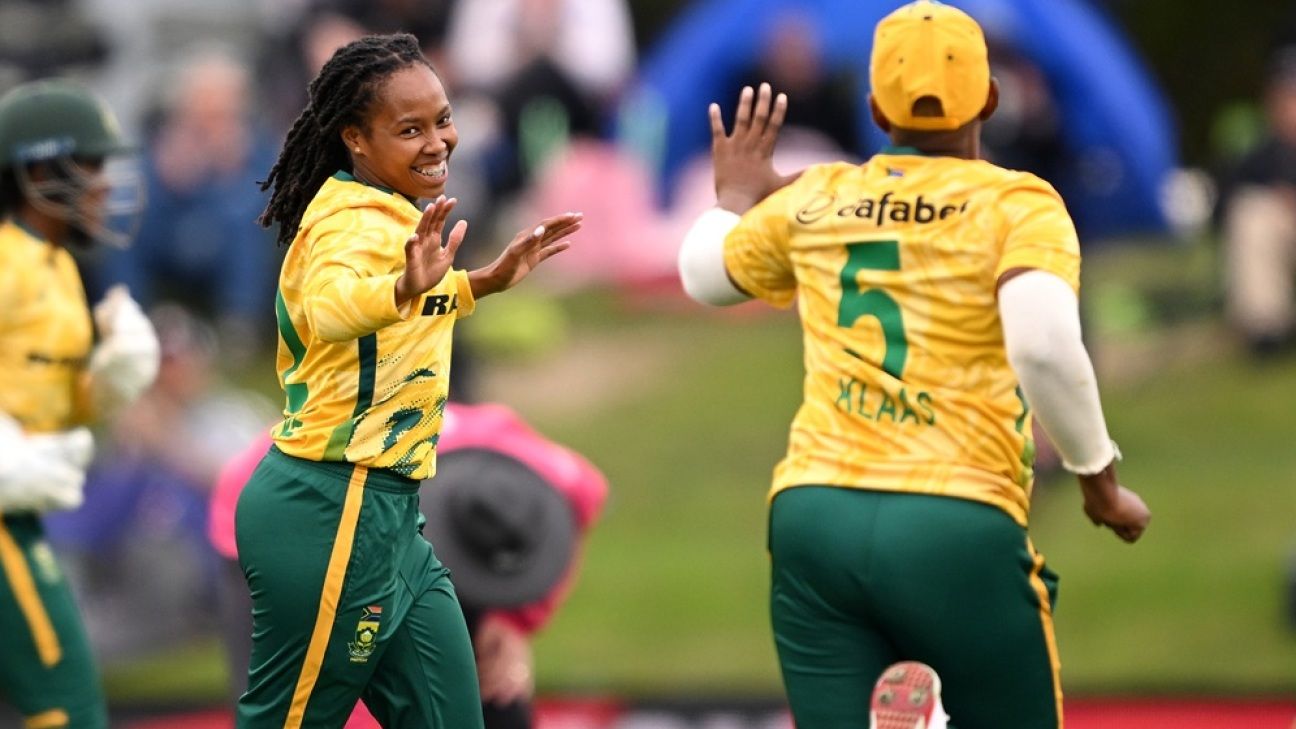 South Africa bowl first in series opener, Kayla Reyneke gets maiden ODI cap