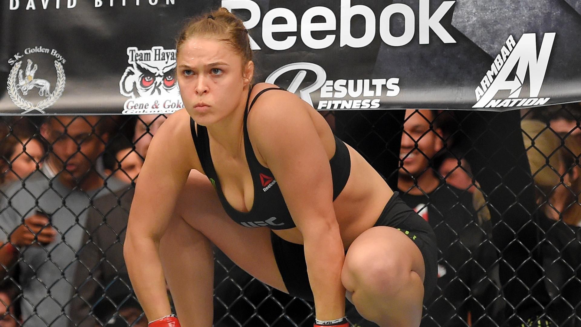 Ronda Rousey UFC грудь