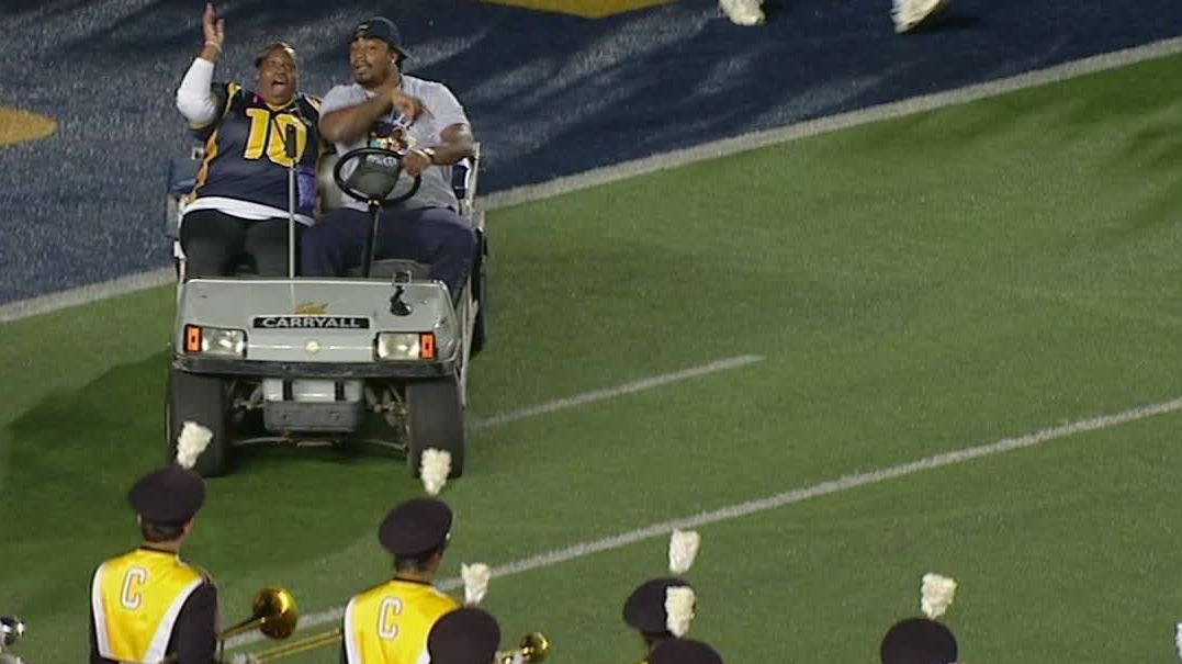 Hey, remember that time Marshawn Lynch took an injury-cart joyride? - ESPN  - Pac-12 Blog- ESPN