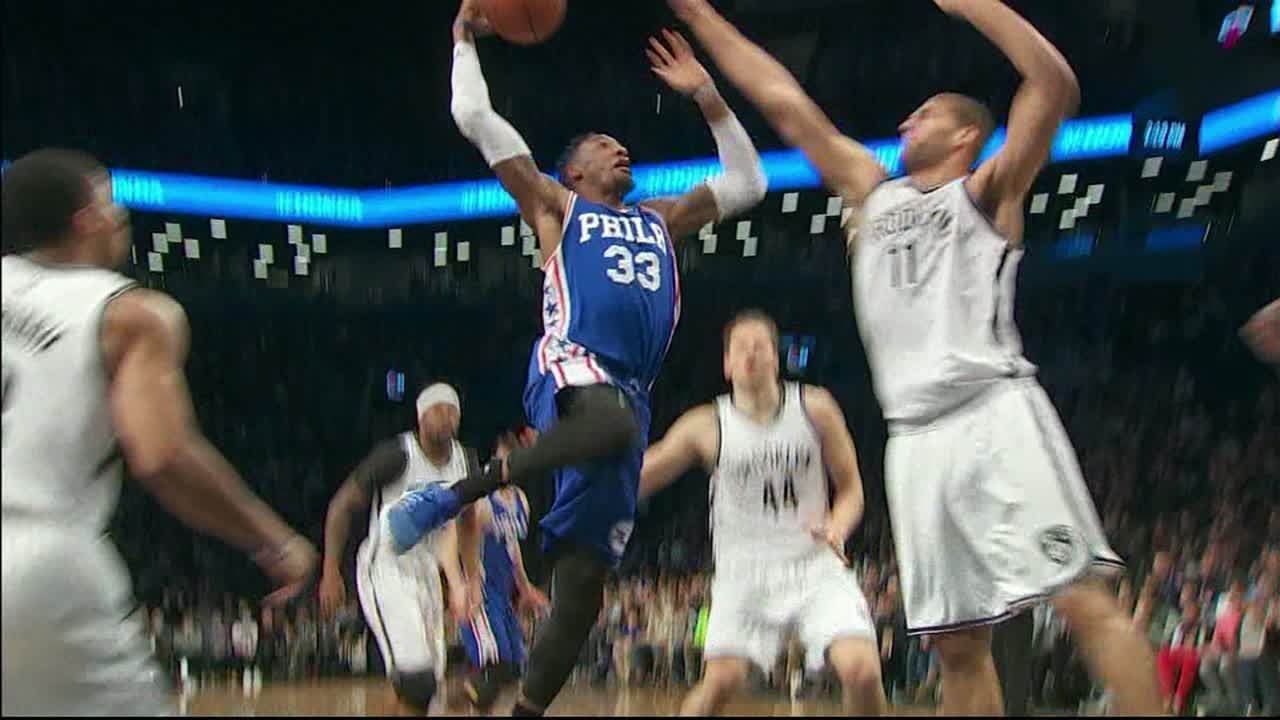 Three Pointer Dunks Covington jams home booming dunk, clutch 3-pointer during 13-0 run ...