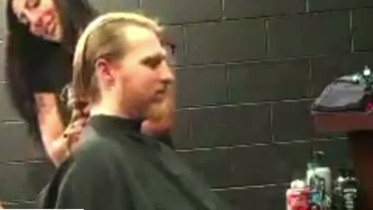 Rockies pitcher Gray trims locks for charity