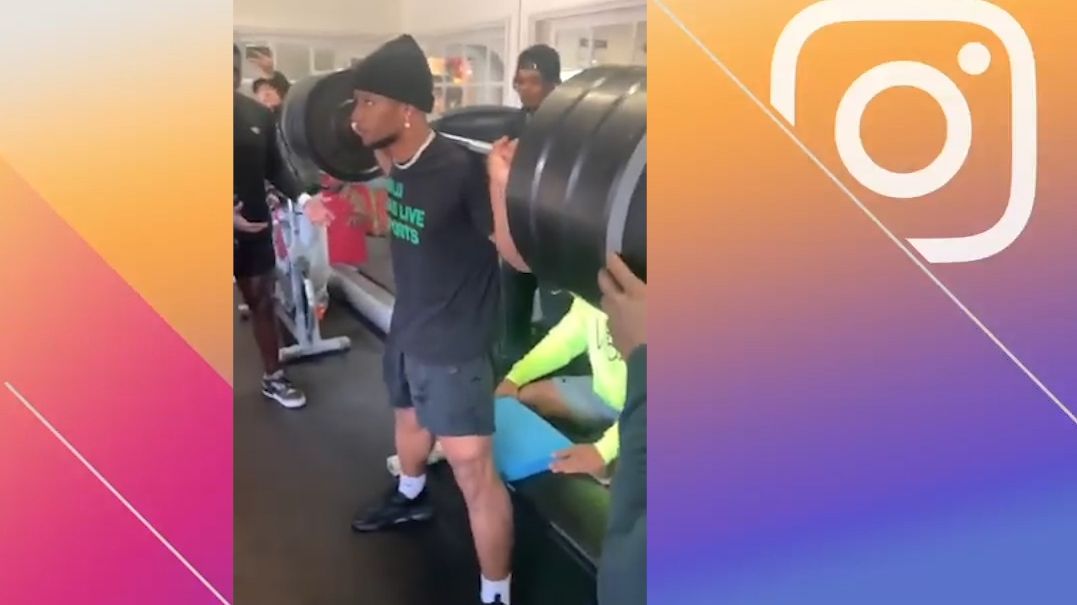 Saquon shows off squats, continues to stay in shape ESPN Video
