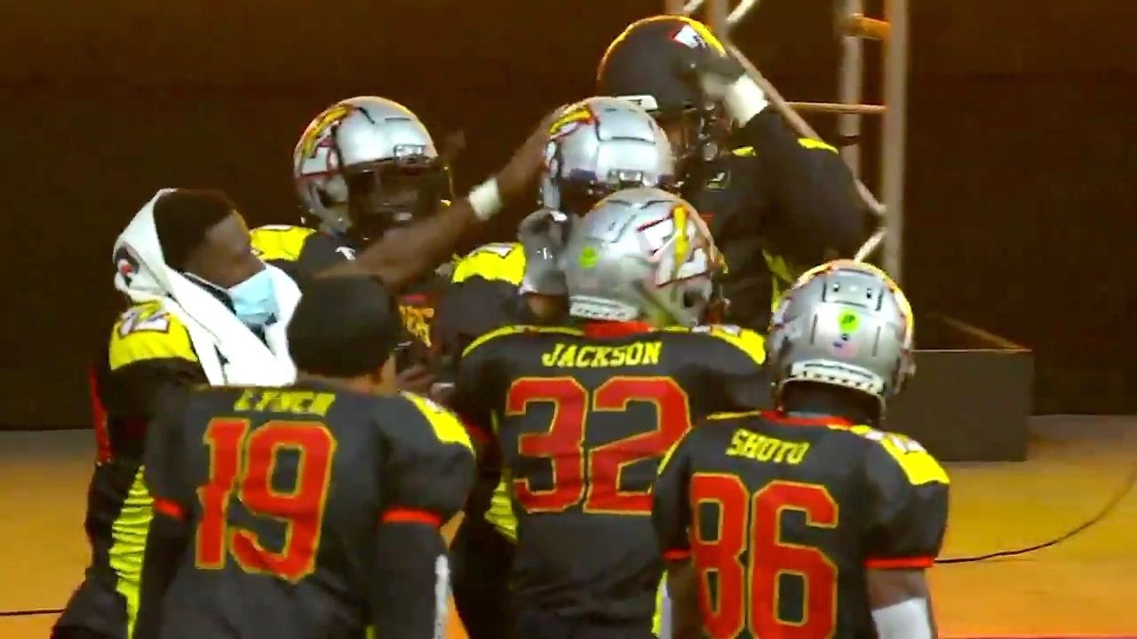 Josh Gordon scores TD on his first drive in FCF - ESPN Video