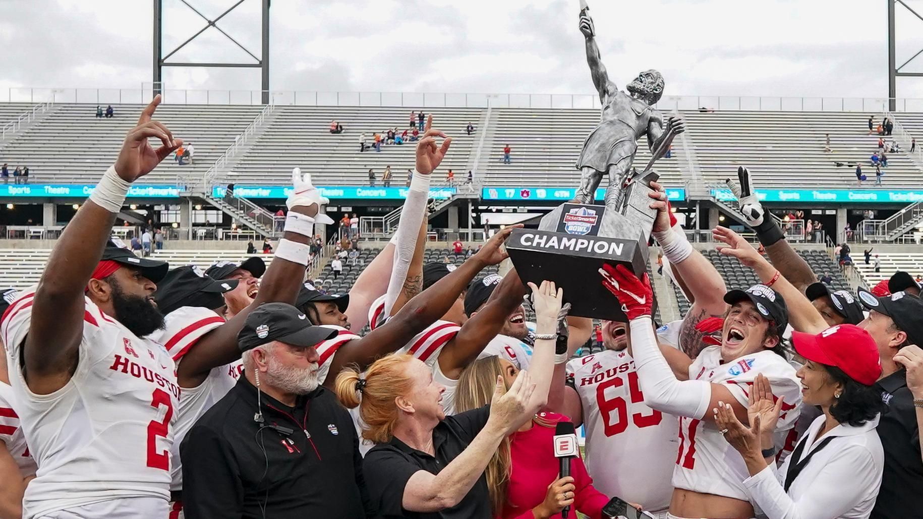 Houston's late score helps seal win in the TicketSmarter Birmingham