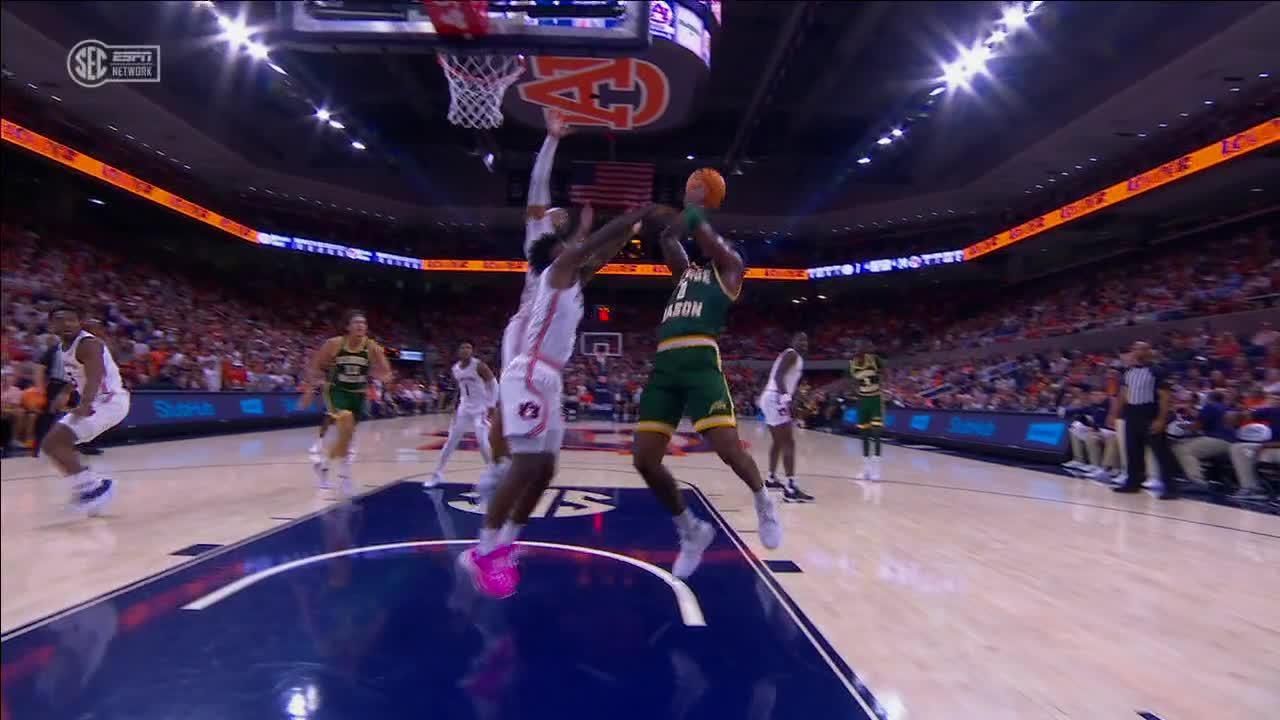 Johni Broome with the massive swat at the rim ESPN Video
