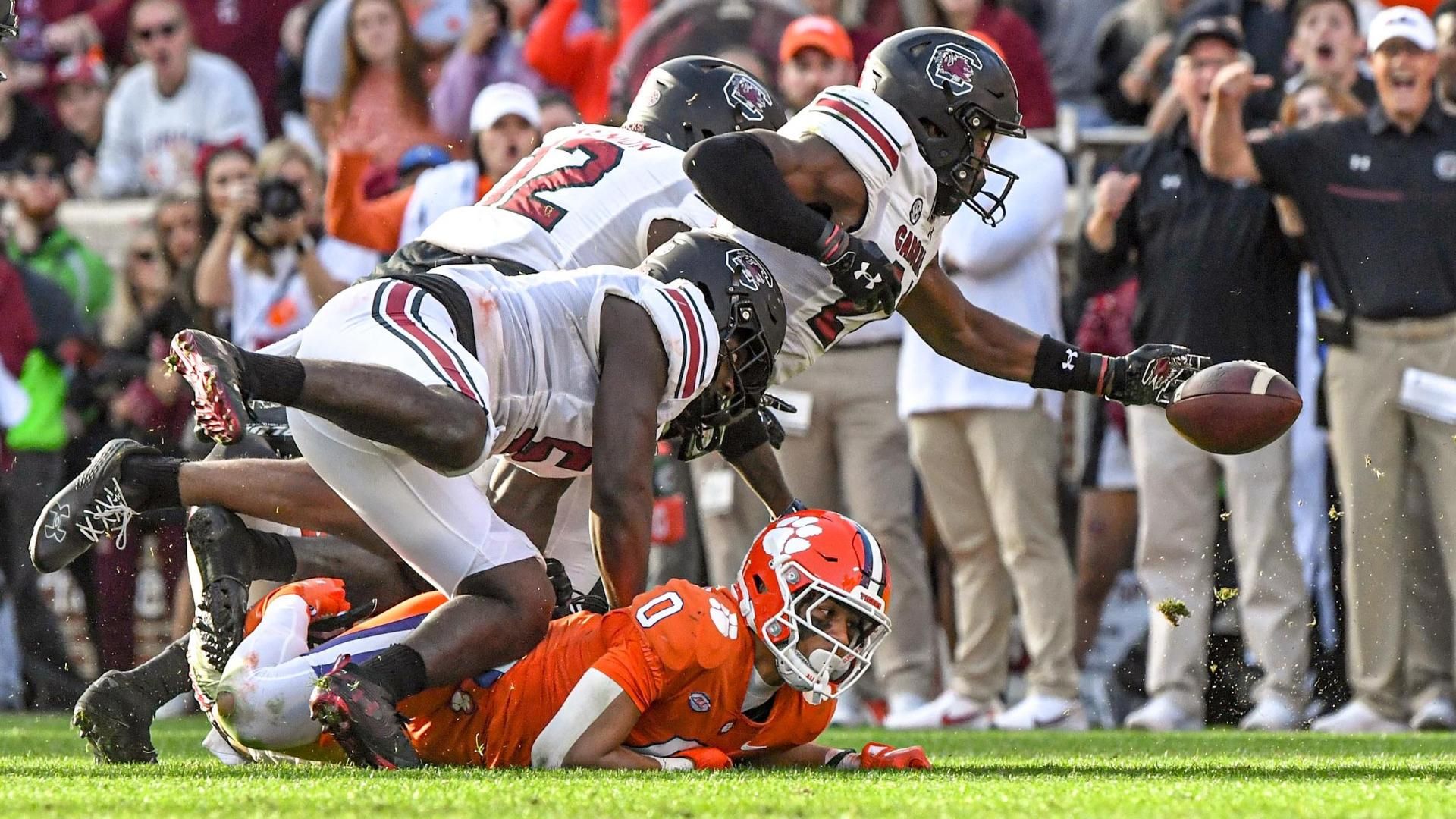 South Carolina tops Clemson thanks to huge turnover ESPN Video