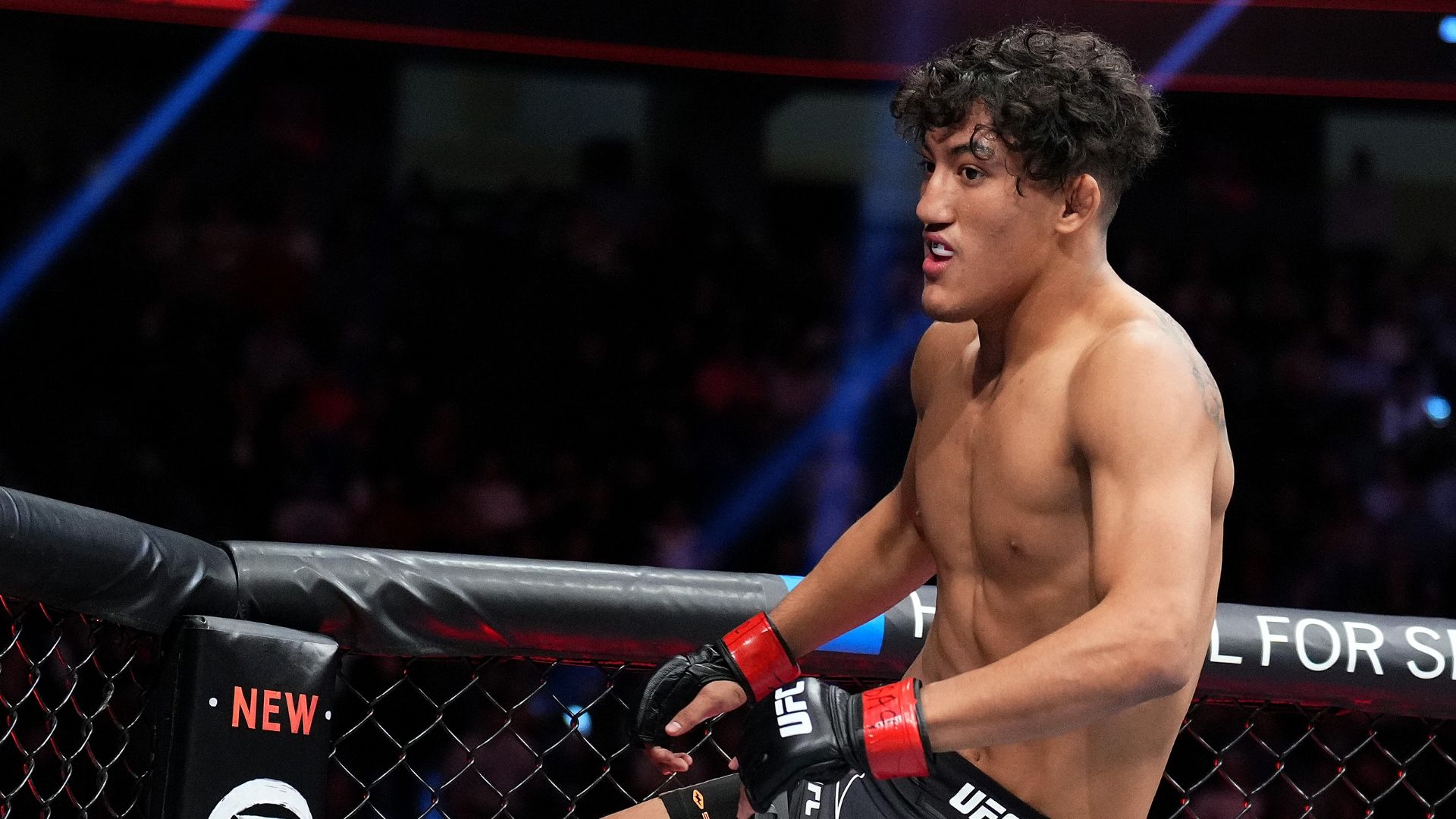 18-year-old Raul Rosas Jr. wins UFC debut with first-round finish