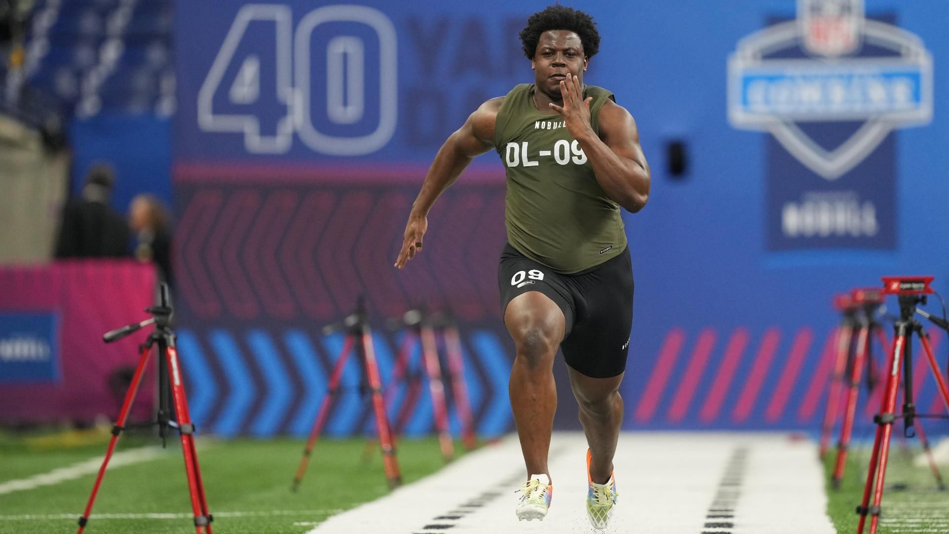 Fastest Defensive Linemen 40-Yard Dash Times in NFL Combine History