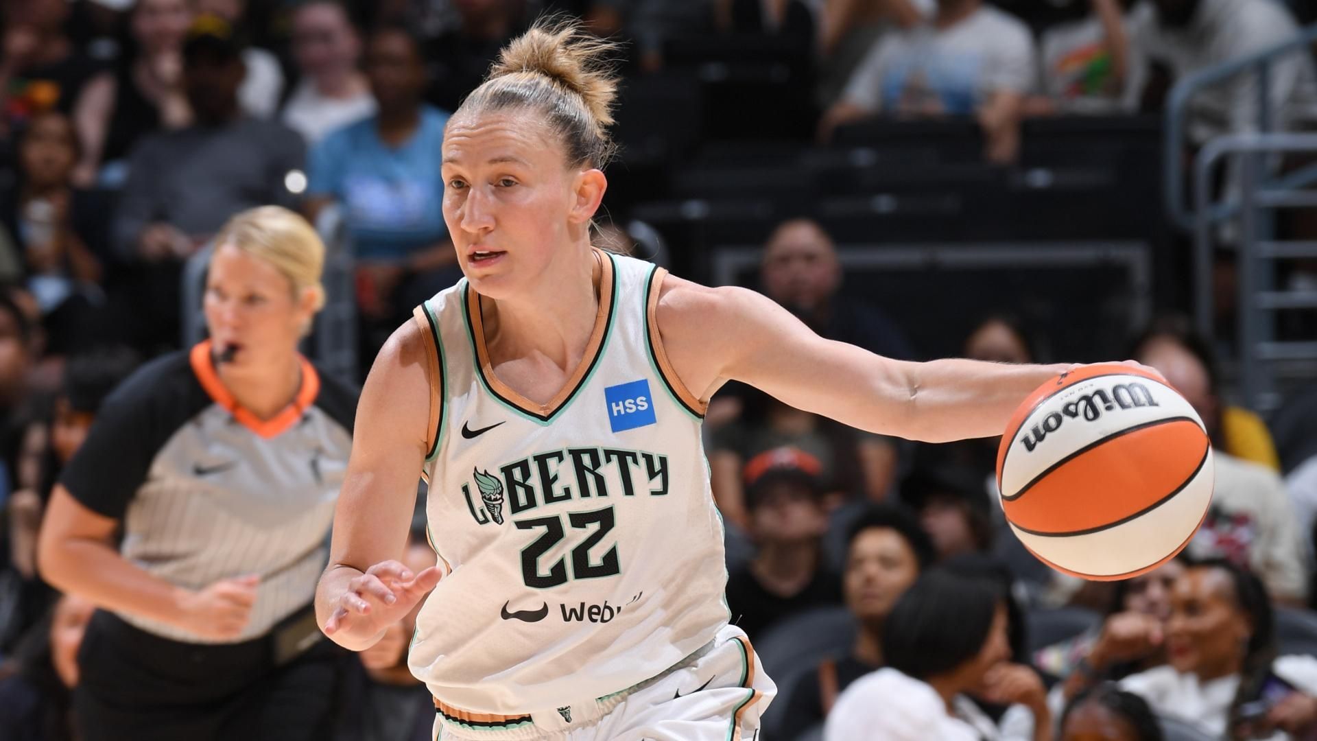 Courtney Vandersloot takes over 4th quarter for the Liberty ESPN Video