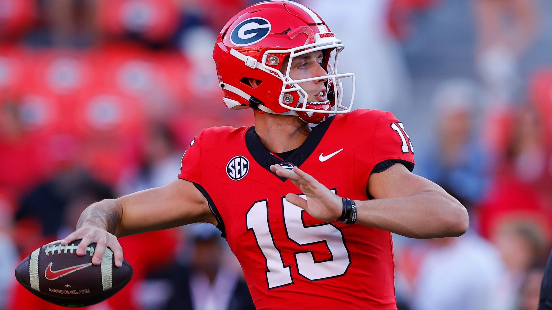 No. 1 Georgia finds fast start to rout No. 20 Wildcats