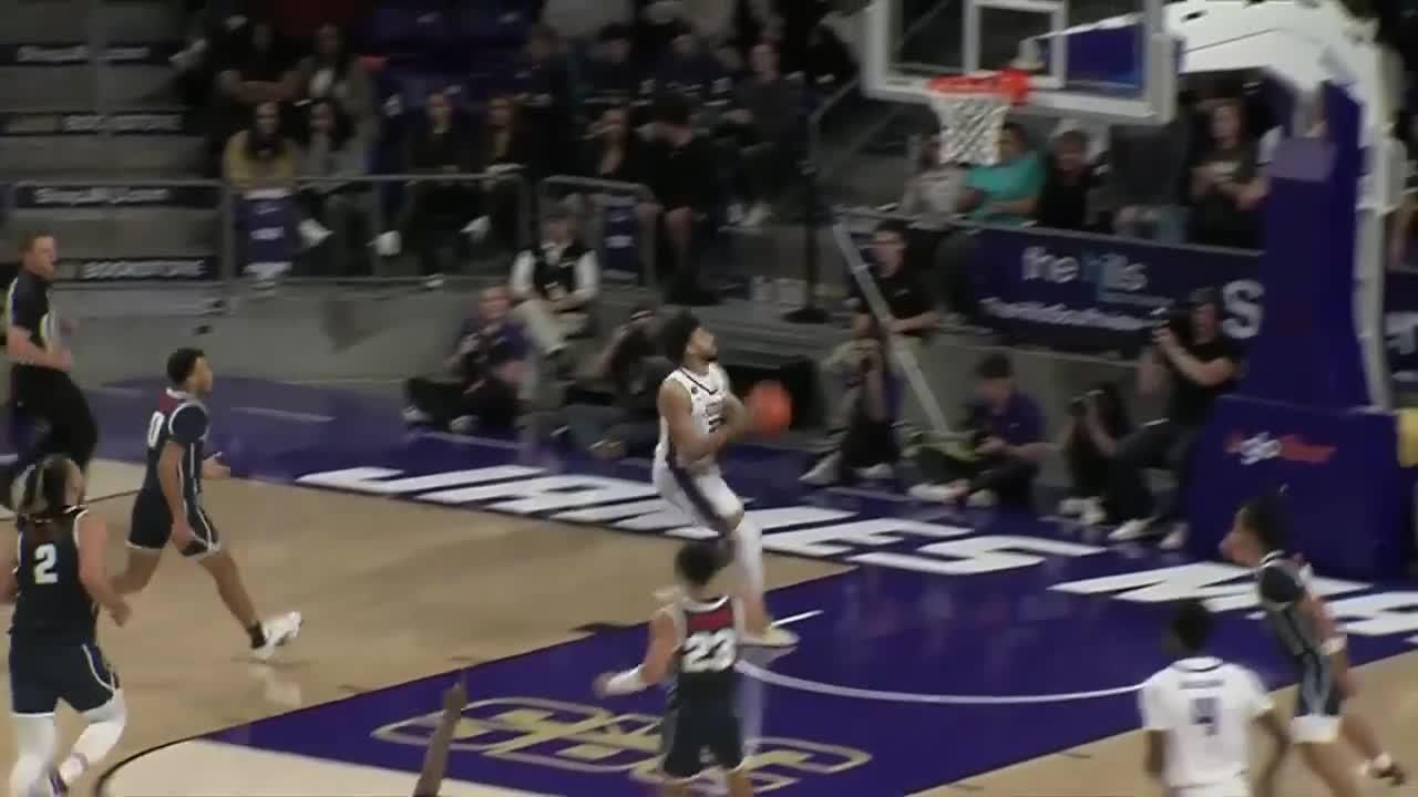 Julien Wooden rocks the rim with powerful slam - ESPN Video